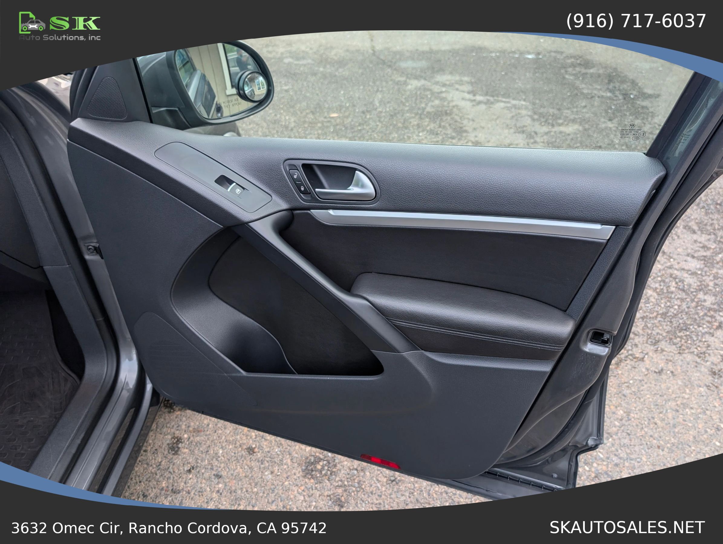 Used 2013 Volkswagen Tiguan SEL AWD/4WD image 29