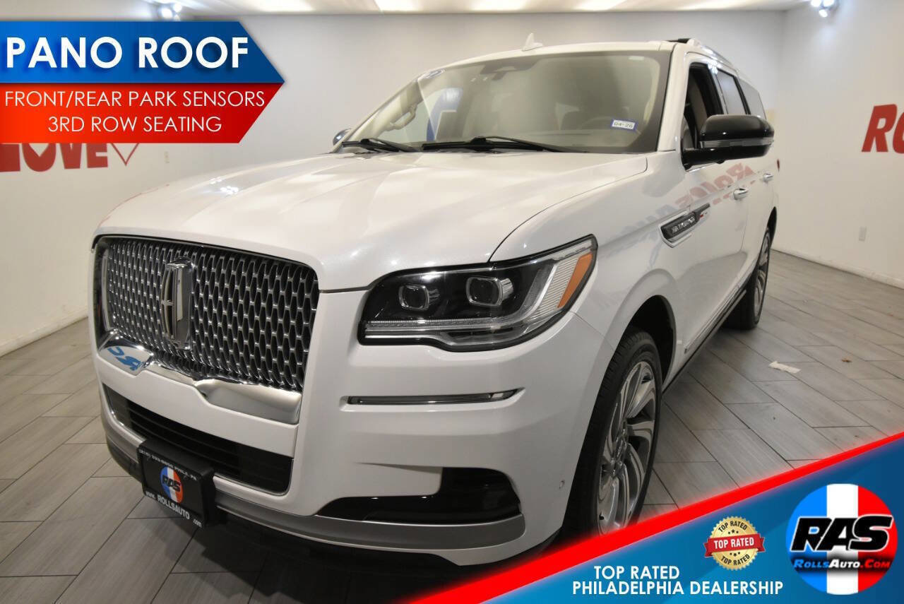Used 2022 Lincoln Navigator Reserve image 1