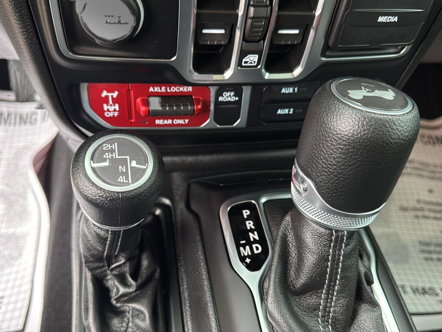 Used 2025 Jeep Wrangler Willys image 15