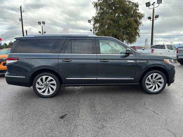 Used 2024 Lincoln Navigator L Reserve image 8