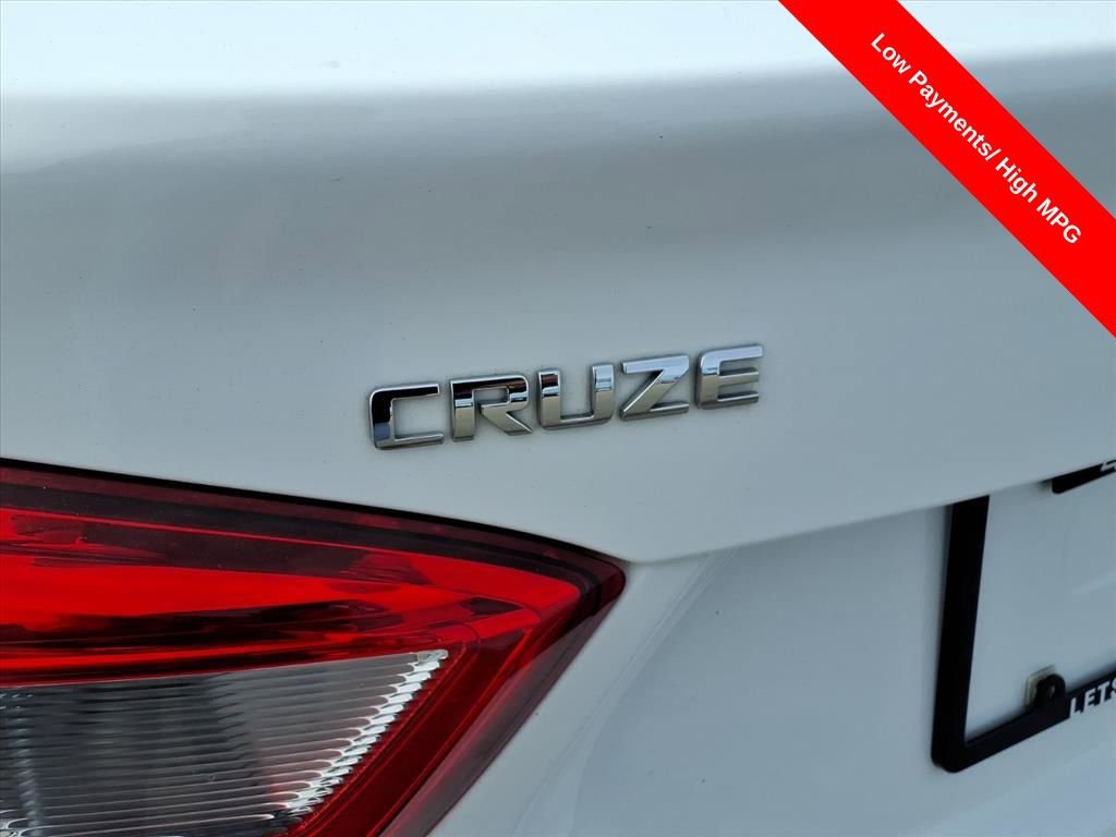 Used 2018 Chevrolet Cruze LS w/ LS Fleet Convenience Package image 9