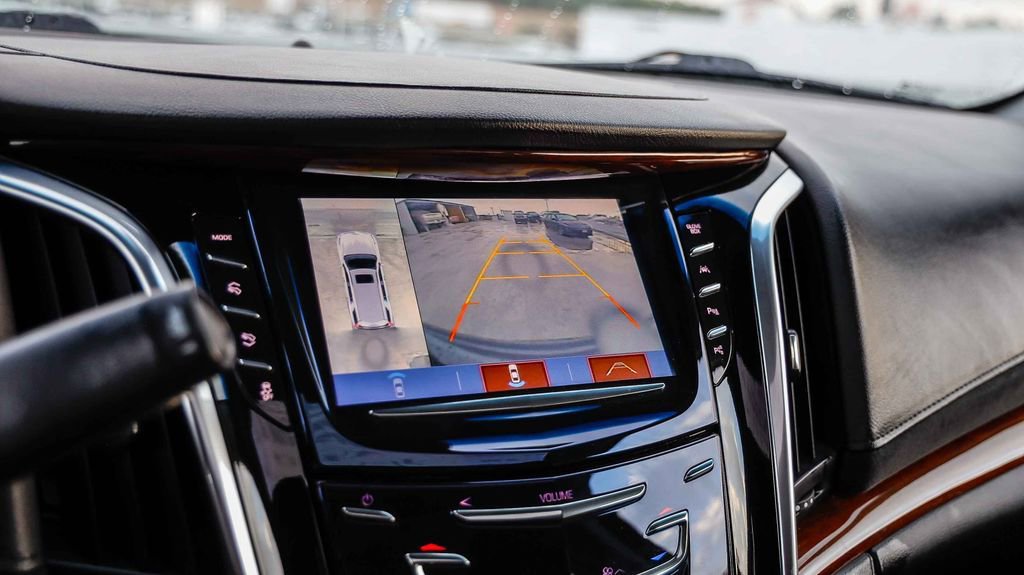 Used 2018 Cadillac Escalade ESV Premium Luxury image 30