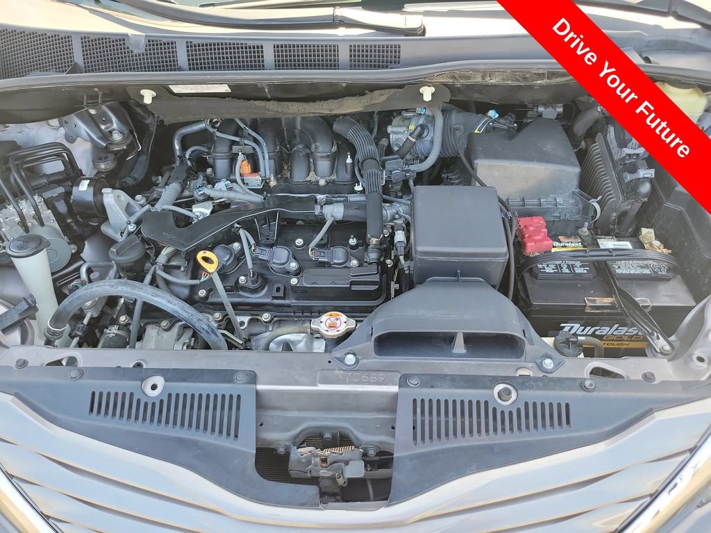 Used 2017 Toyota Sienna XLE w/ XLE Navigation Package FWD image 32