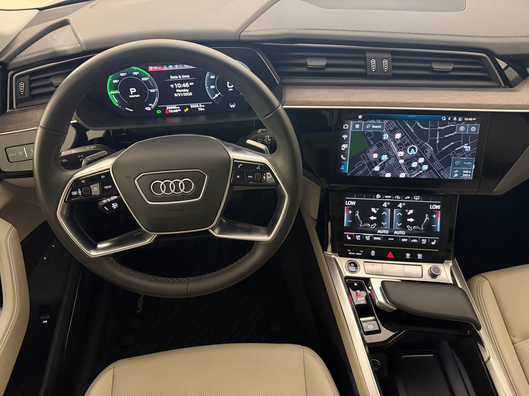 Certified 2024 Audi Q8 e-tron Premium Plus w/ Premium Plus Package AWD/4WD image 30