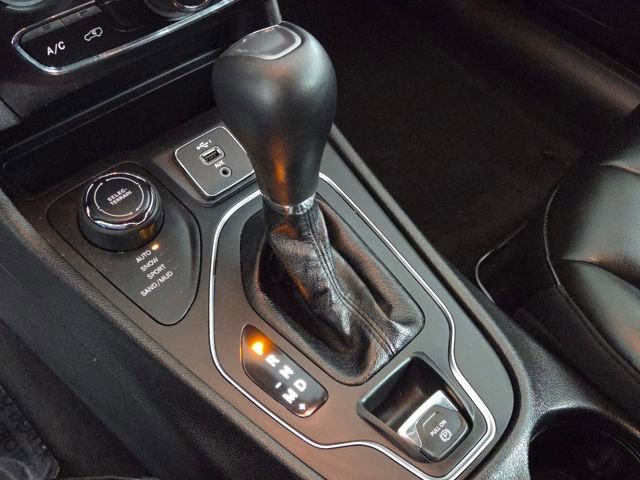 Used 2021 Jeep Cherokee Latitude Plus image 28