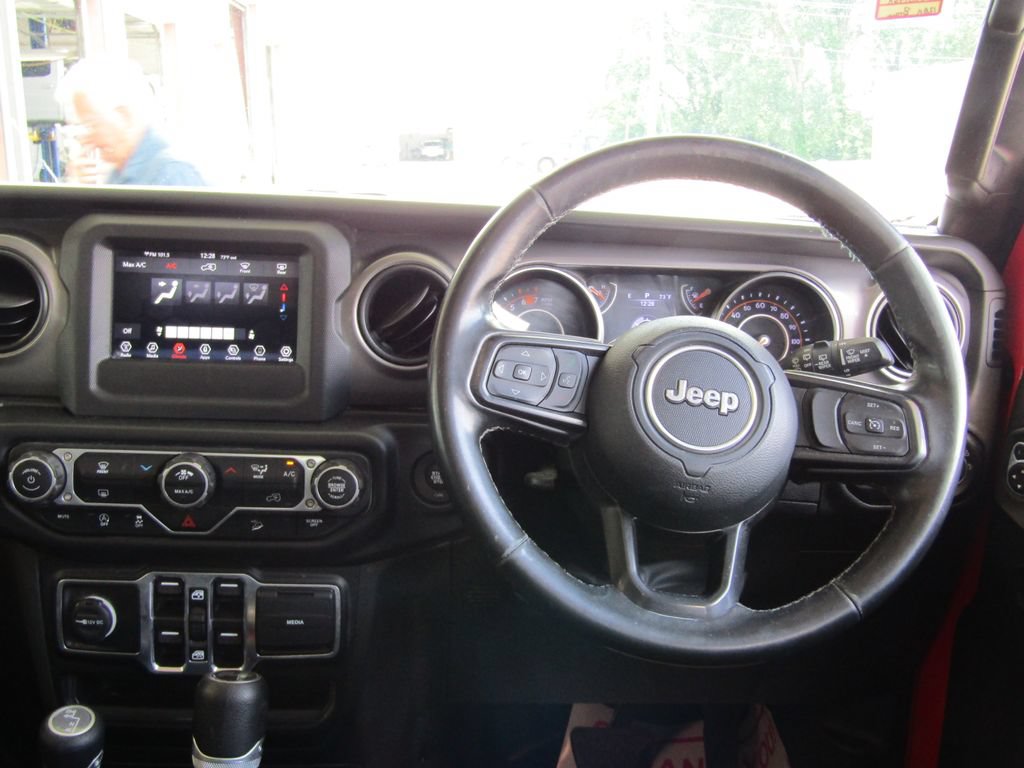 Used 2022 Jeep Wrangler Unlimited Sport AWD/4WD image 5
