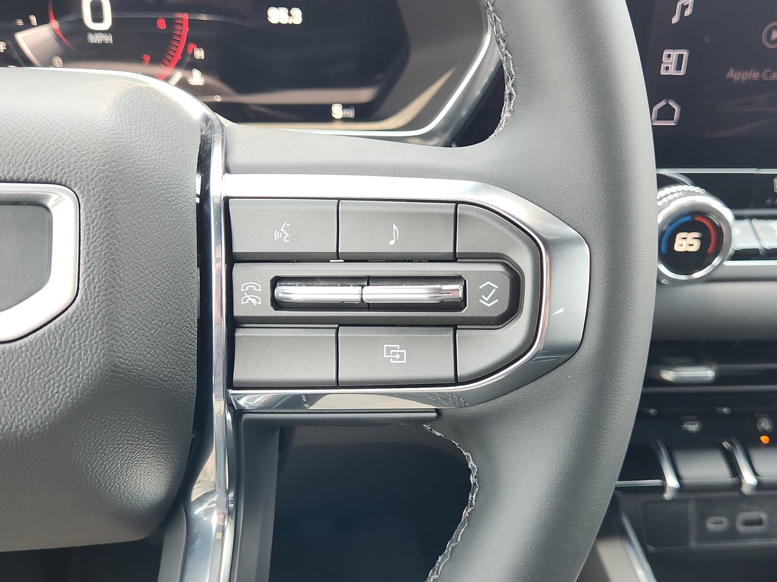 New 2026 GMC Canyon Elevation w/ Convenience Package RWD image 33