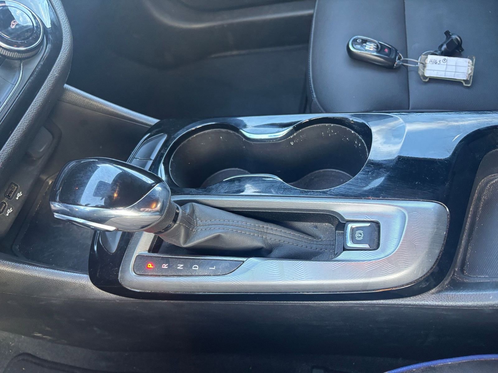 Used 2025 Buick Envista Sport Touring image 39