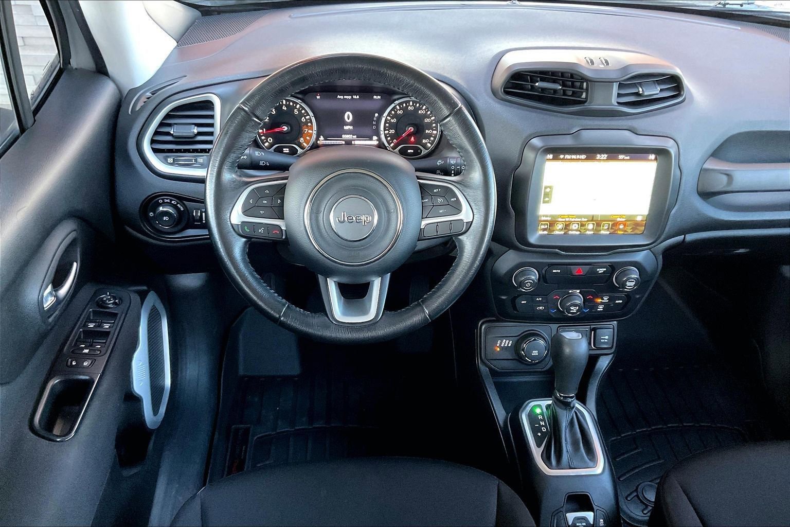 Used 2018 Jeep Renegade Latitude w/ UConnect 8.4 Nav Group image 8