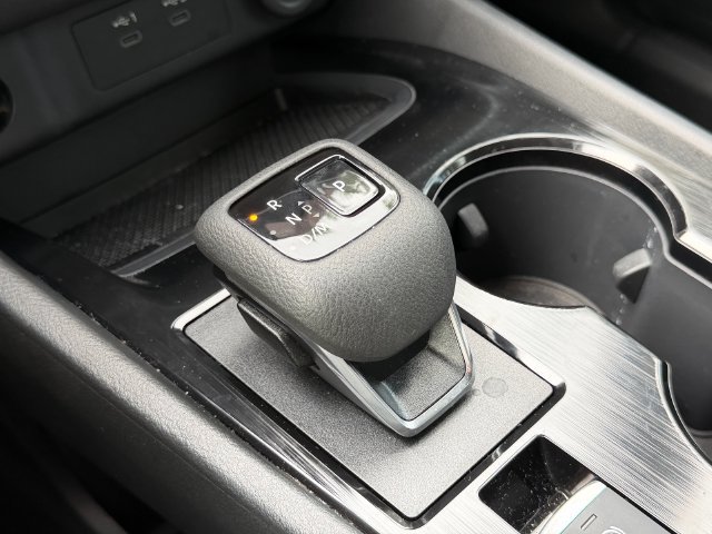 Used 2025 Nissan Rogue SV FWD image 24