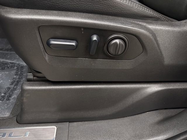 Used 2023 GMC Sierra 3500 Denali w/ Denali Ultimate Package image 11