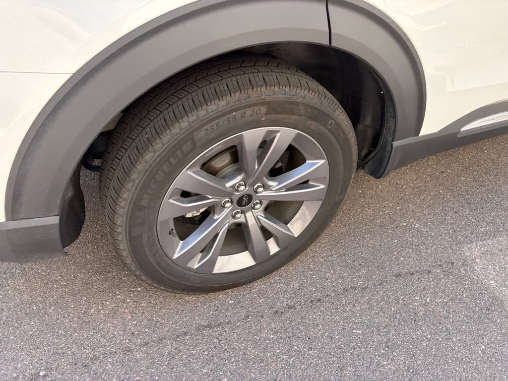 Certified 2025 Ford Explorer Active w/ Active Comfort Package AWD/4WD image 14