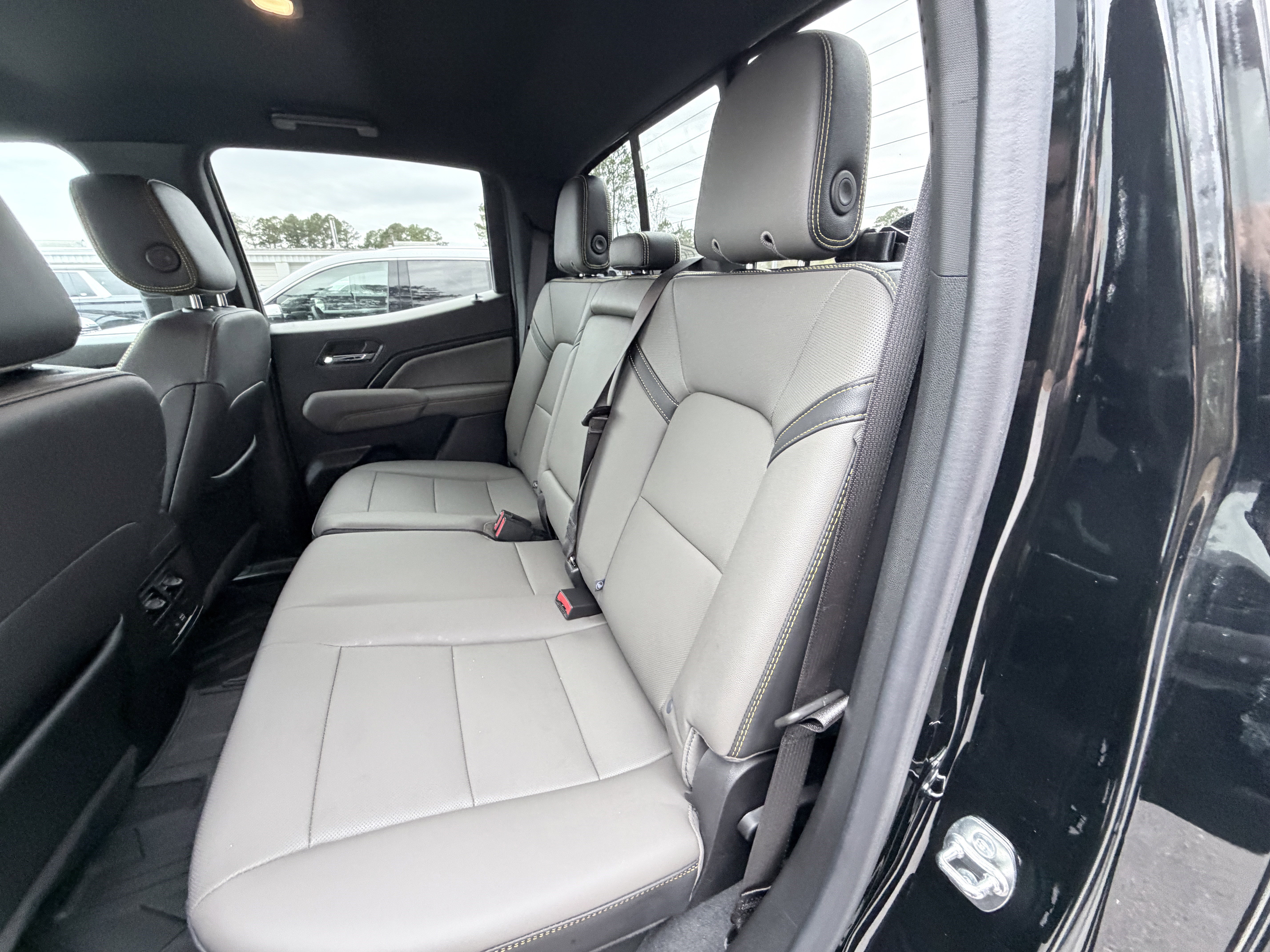 Used 2024 Chevrolet Colorado ZR2 w/ ZR2 Convenience Package III image 20