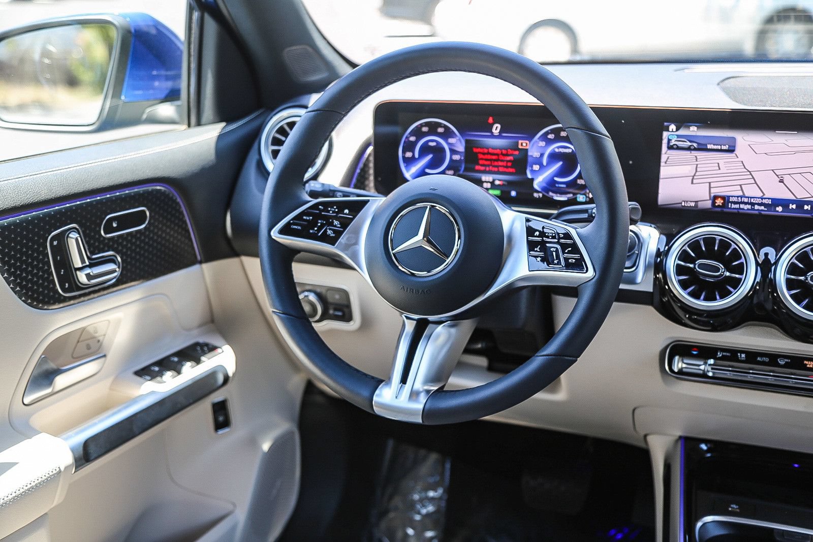 Used 2024 Mercedes-Benz EQB 300 4MATIC image 13