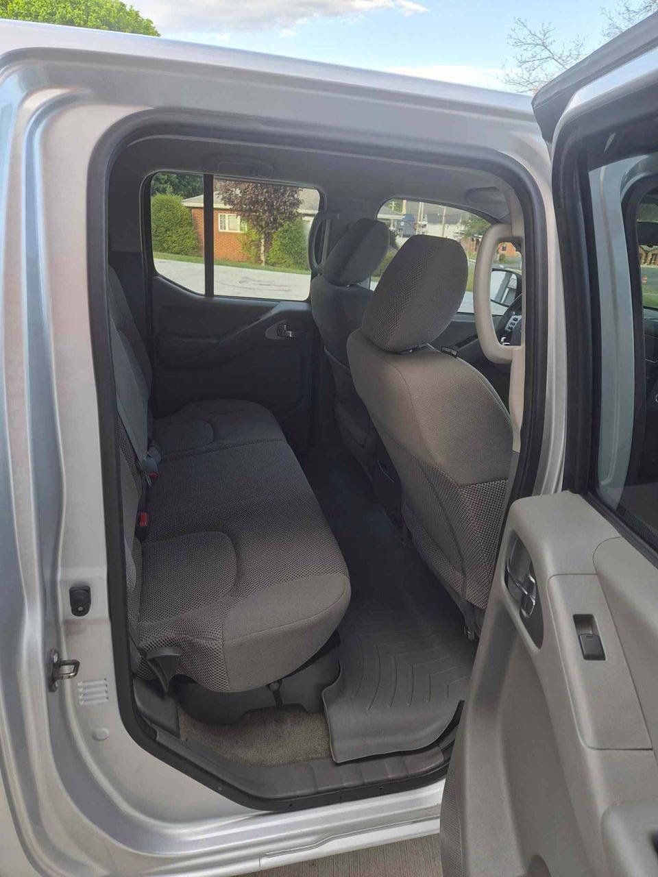 Used 2016 Nissan Frontier SV AWD/4WD image 10