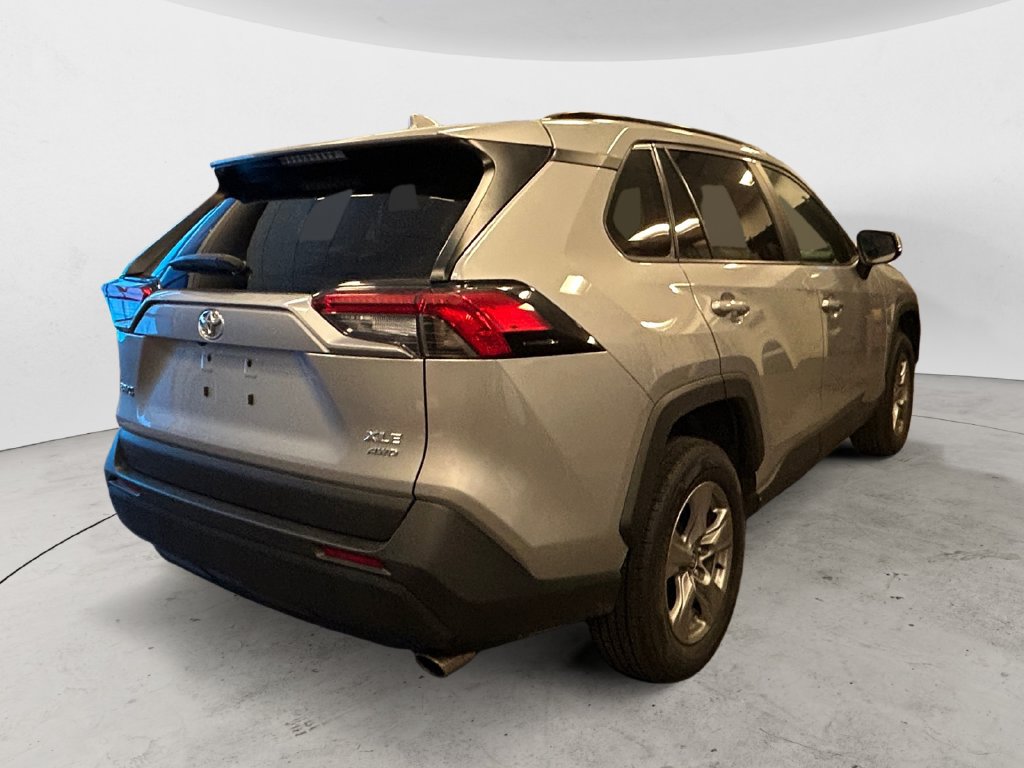 Used 2025 Toyota RAV4 XLE AWD/4WD image 5