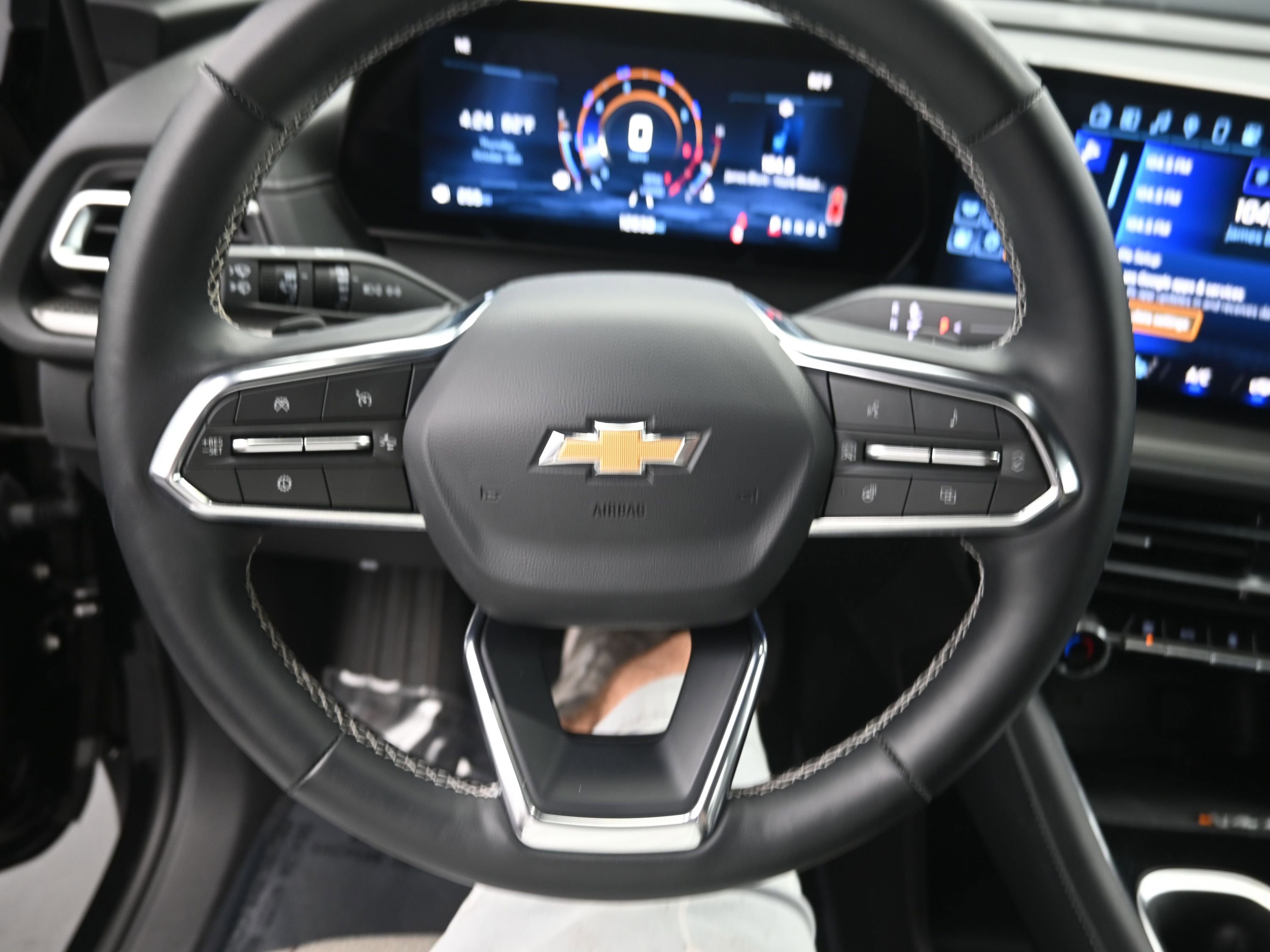 Certified 2025 Chevrolet Traverse LT image 16