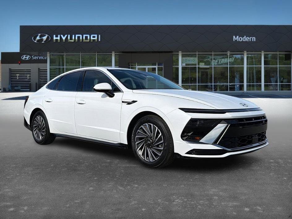 Certified 2025 Hyundai Sonata SEL image 2