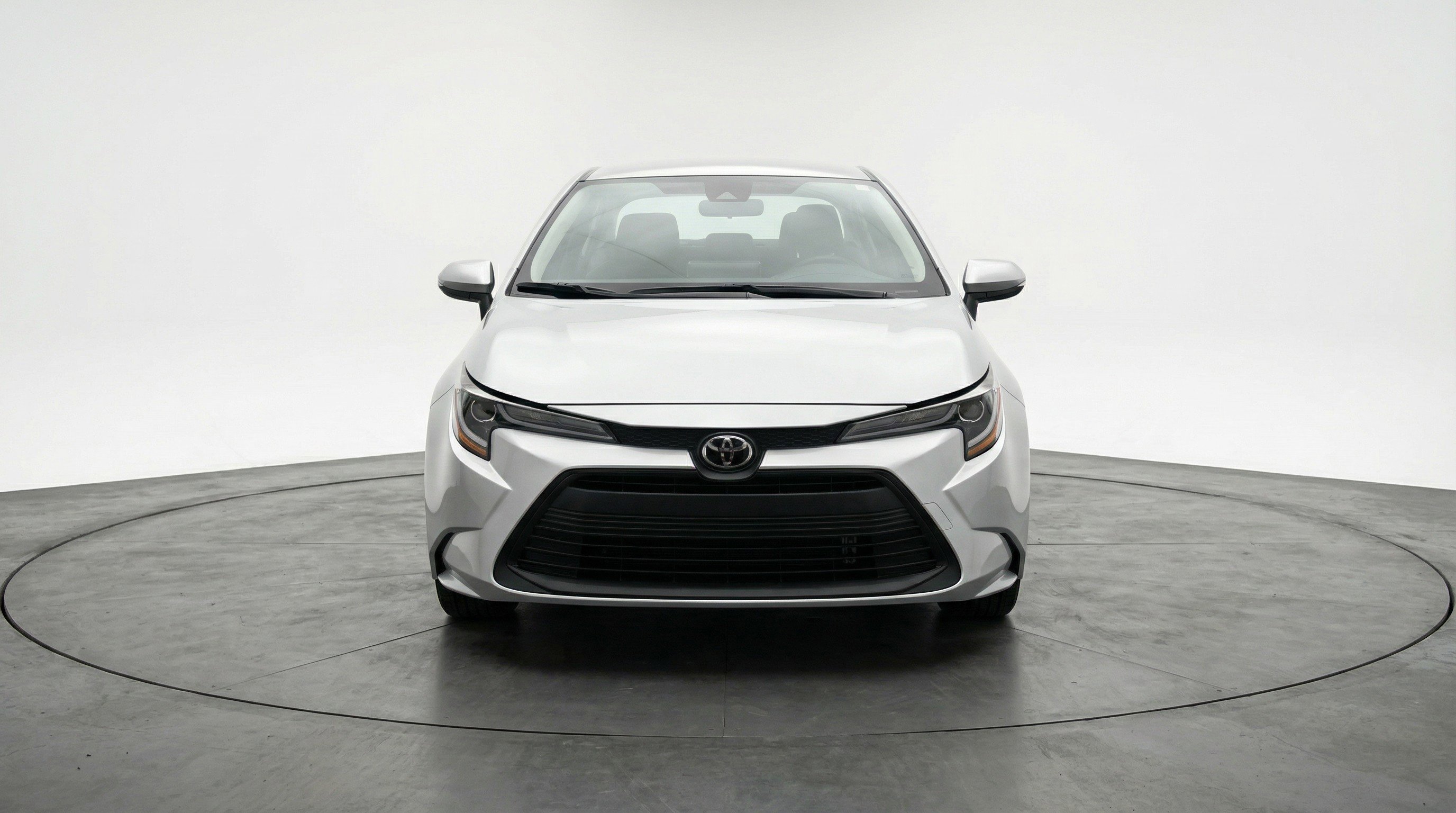 Used 2025 Toyota Corolla LE image 2