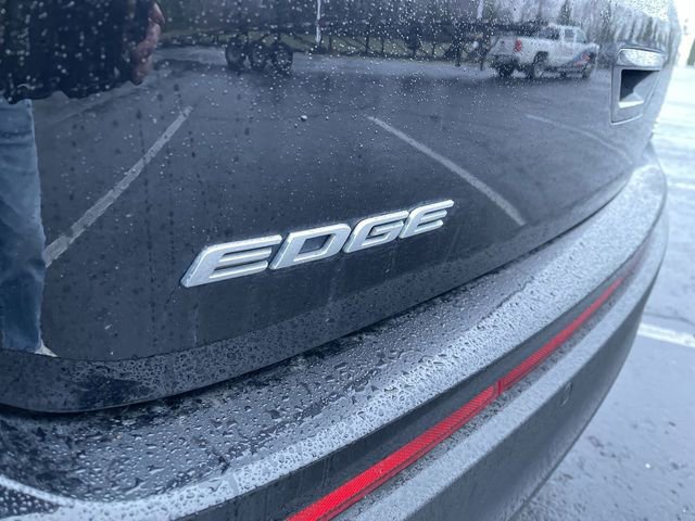 Used 2018 Ford Edge SEL w/ Equipment Group 201A image 32