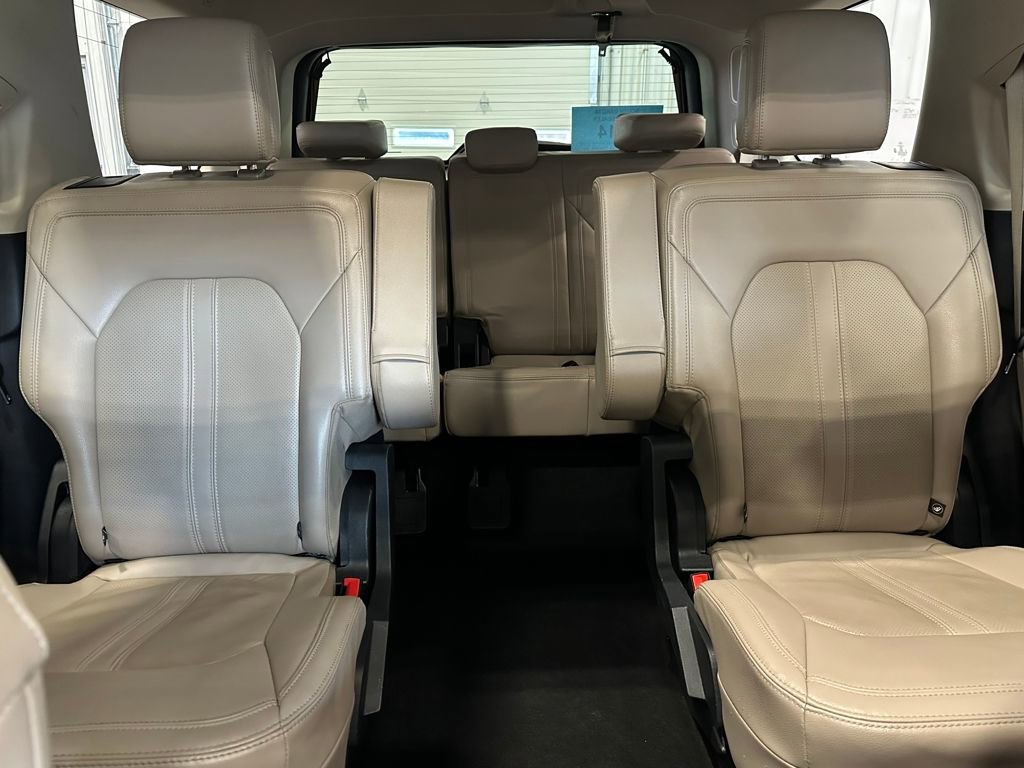 Used 2024 Ford Expedition Limited image 31