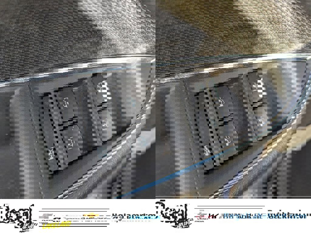 Used 2017 Chevrolet Cruze LT w/ Convenience Package image 15