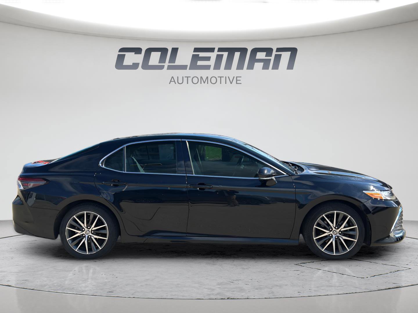 Used 2023 Toyota Camry XLE w/ Navigation Package FWD image 4