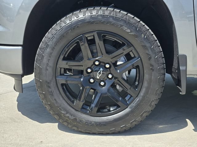 Used 2026 Chevrolet Silverado 1500 Custom w/ Turbomax Blackout Package RWD image 8