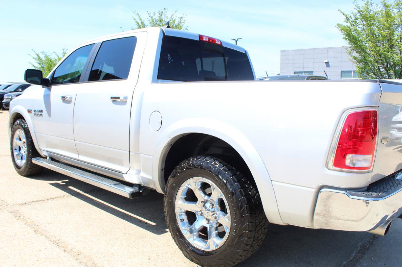 Used 2016 RAM 1500 Laramie w/ Convenience Group AWD/4WD image 4