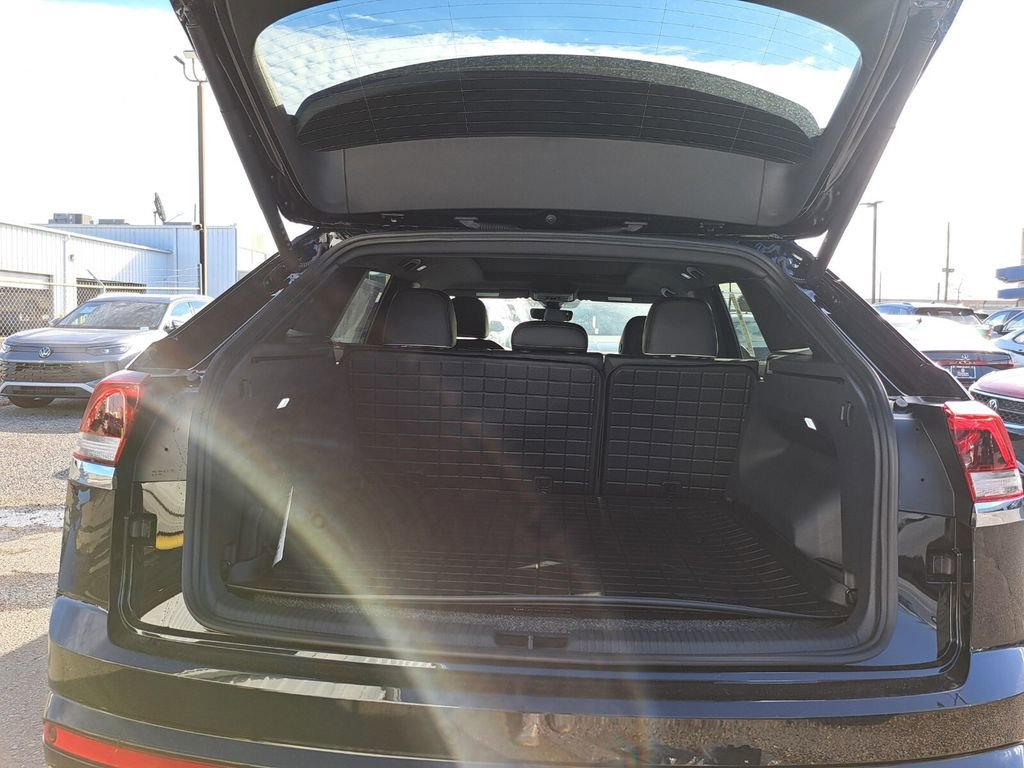 New 2026 Volkswagen Atlas Cross Sport SEL Premium R-Line image 22