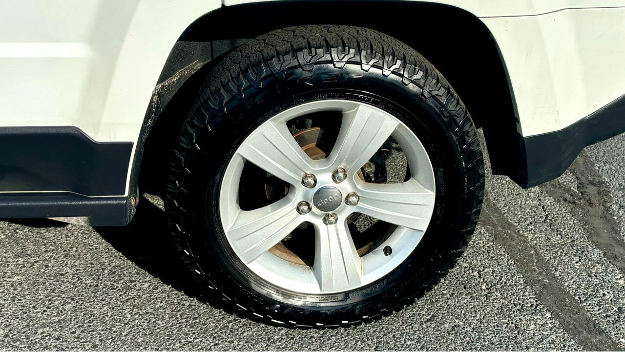 Used 2015 Jeep Patriot Latitude image 9