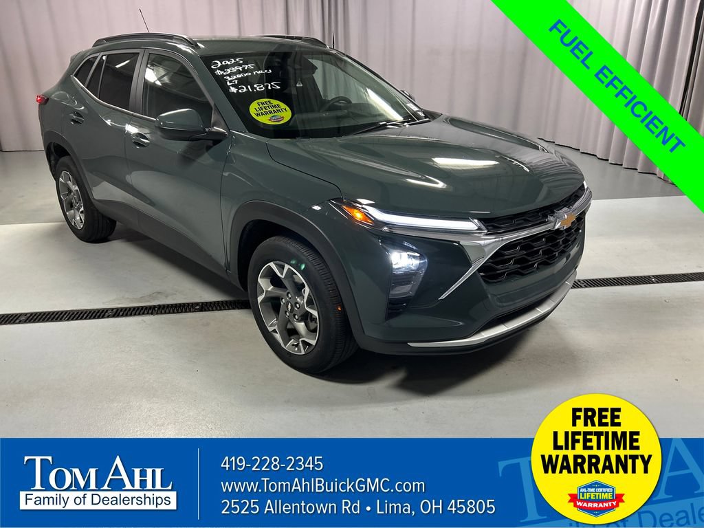 Used 2025 Chevrolet Trax LT