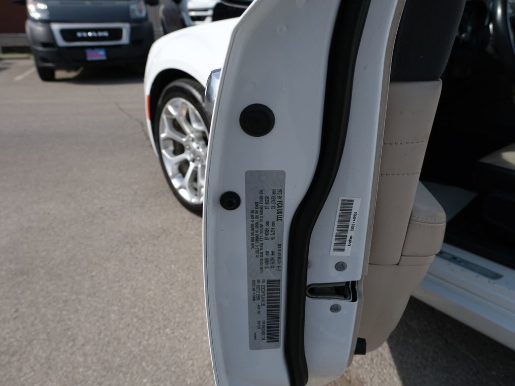 Used 2018 Chrysler 300 C w/ Sun, Sound & Nav Package image 39