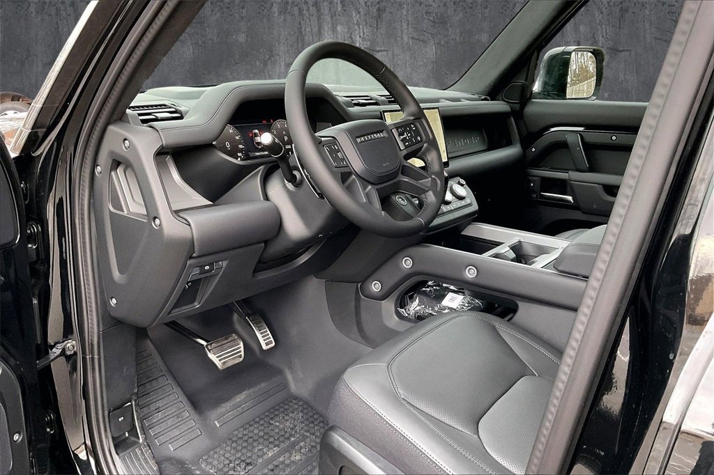 New 2025 Land Rover Defender 110 V8 image 7