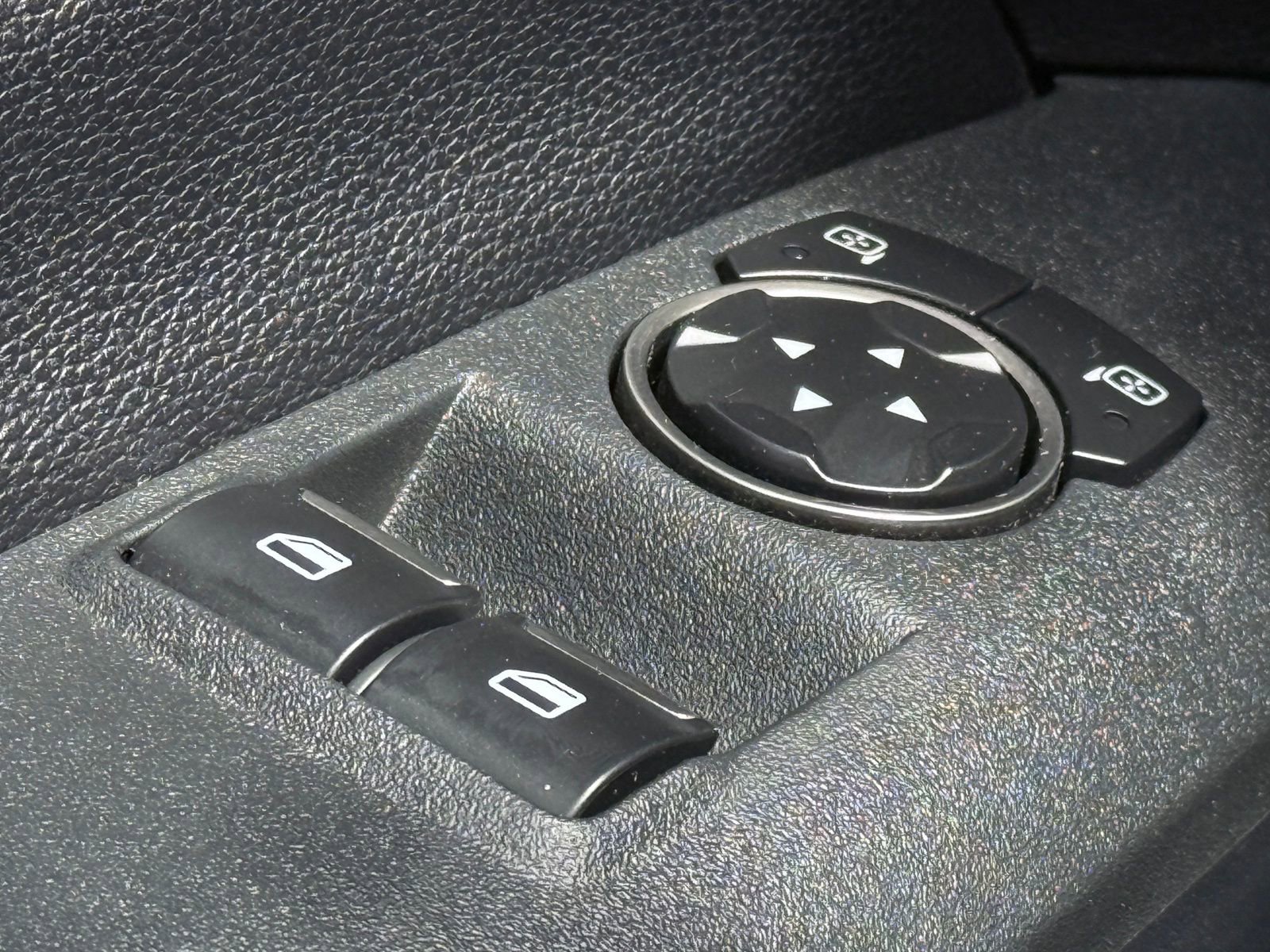 Used 2016 Ford Mustang Shelby GT350 w/ Technology Package image 32