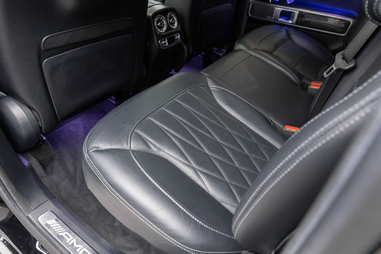 Used 2019 Mercedes-Benz G 63 AMG 4MATIC w/ Seat Comfort Package image 40