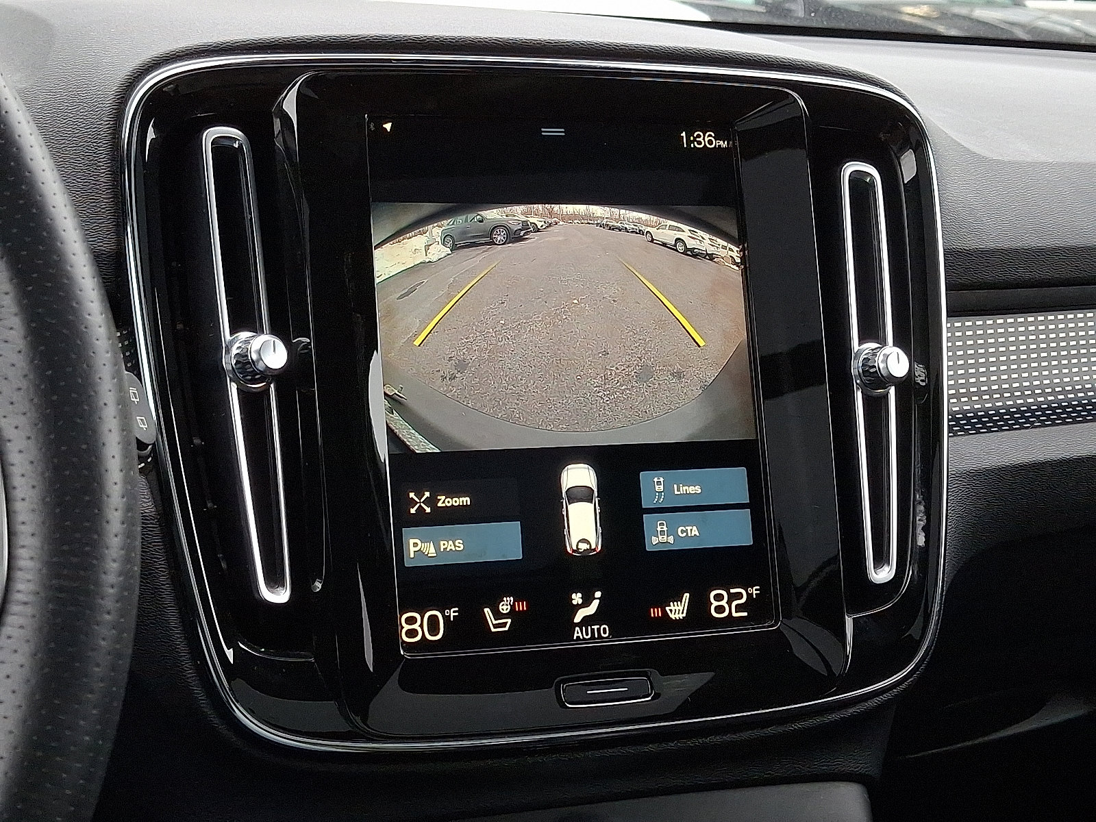 Used 2021 Volvo XC40 T5 R-Design w/ Climate Package image 19