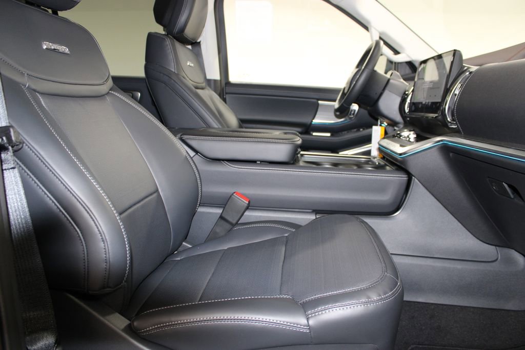 New 2026 Ford Expedition Platinum image 29