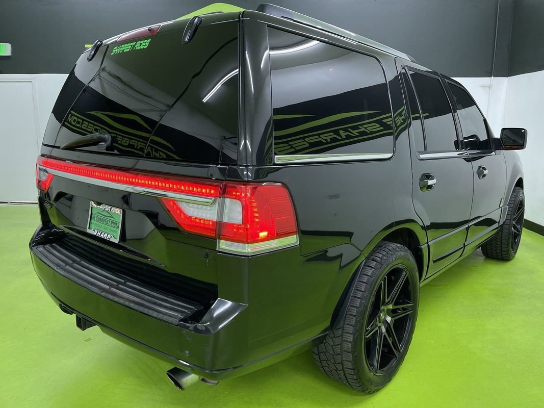 Used 2015 Lincoln Navigator 4WD image 10