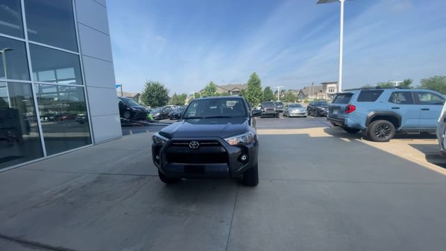 Used 2022 Toyota 4Runner SR5 Premium w/ Moonroof Package AWD/4WD image 5