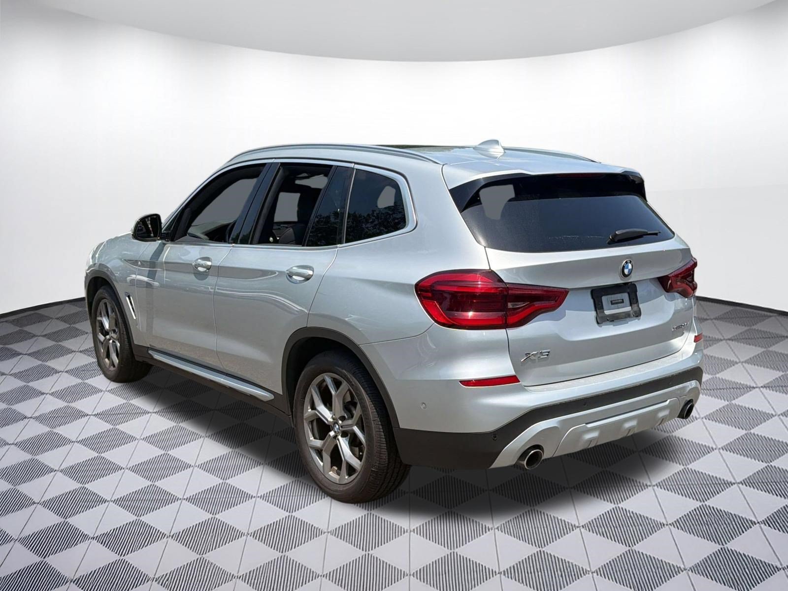 Used 2021 BMW X3 xDrive30i w/ Premium Package AWD/4WD image 3