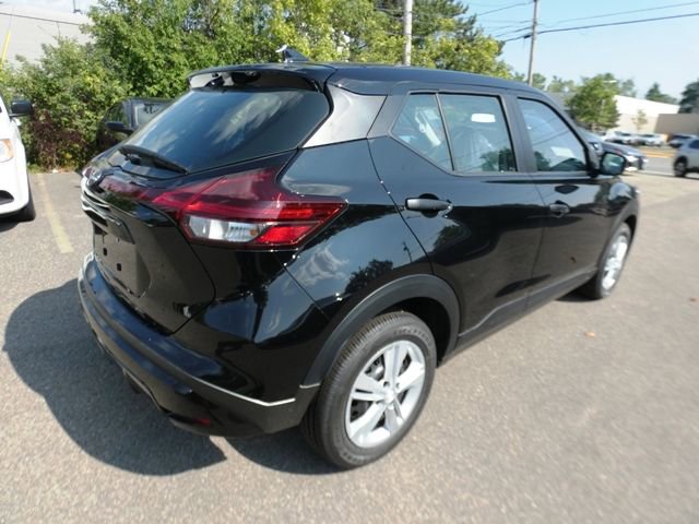 New 2025 Nissan Kicks Play S image 3