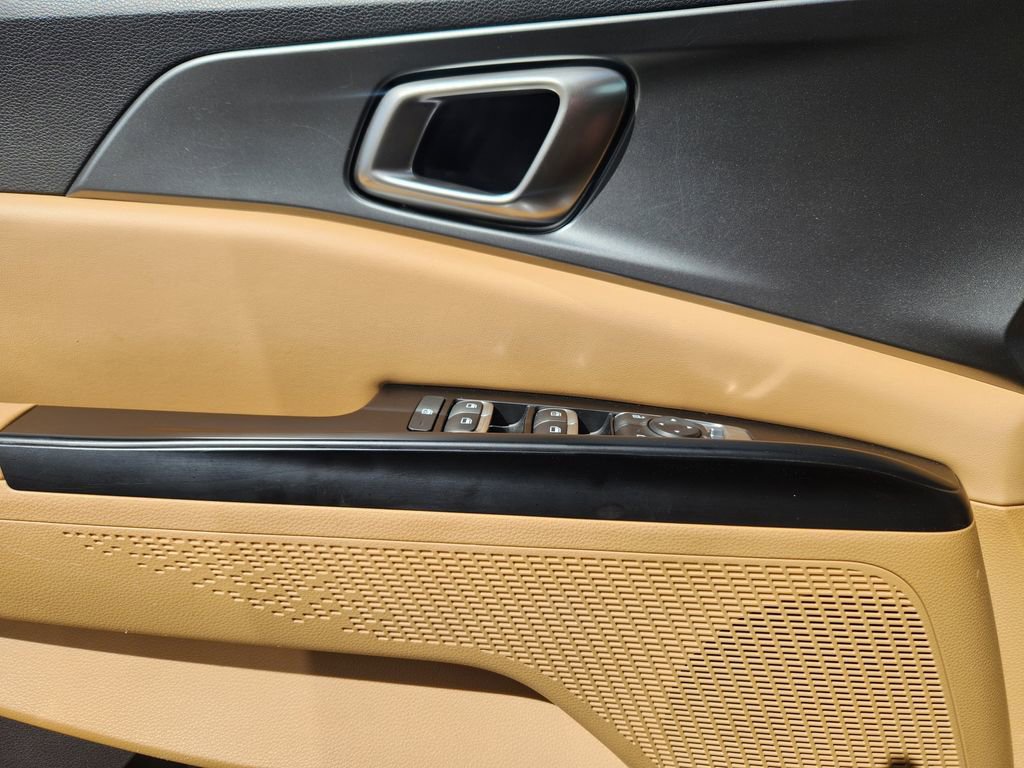 Certified 2024 Kia Carnival LX image 8