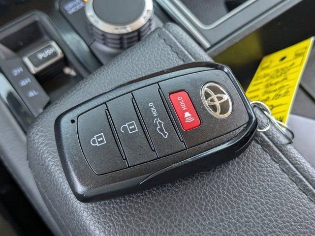 Used 2024 Toyota Tundra Limited image 31