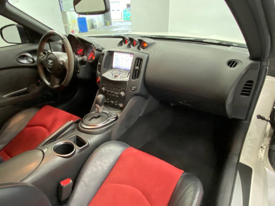 Used 2016 Nissan 370Z NISMO RWD image 24