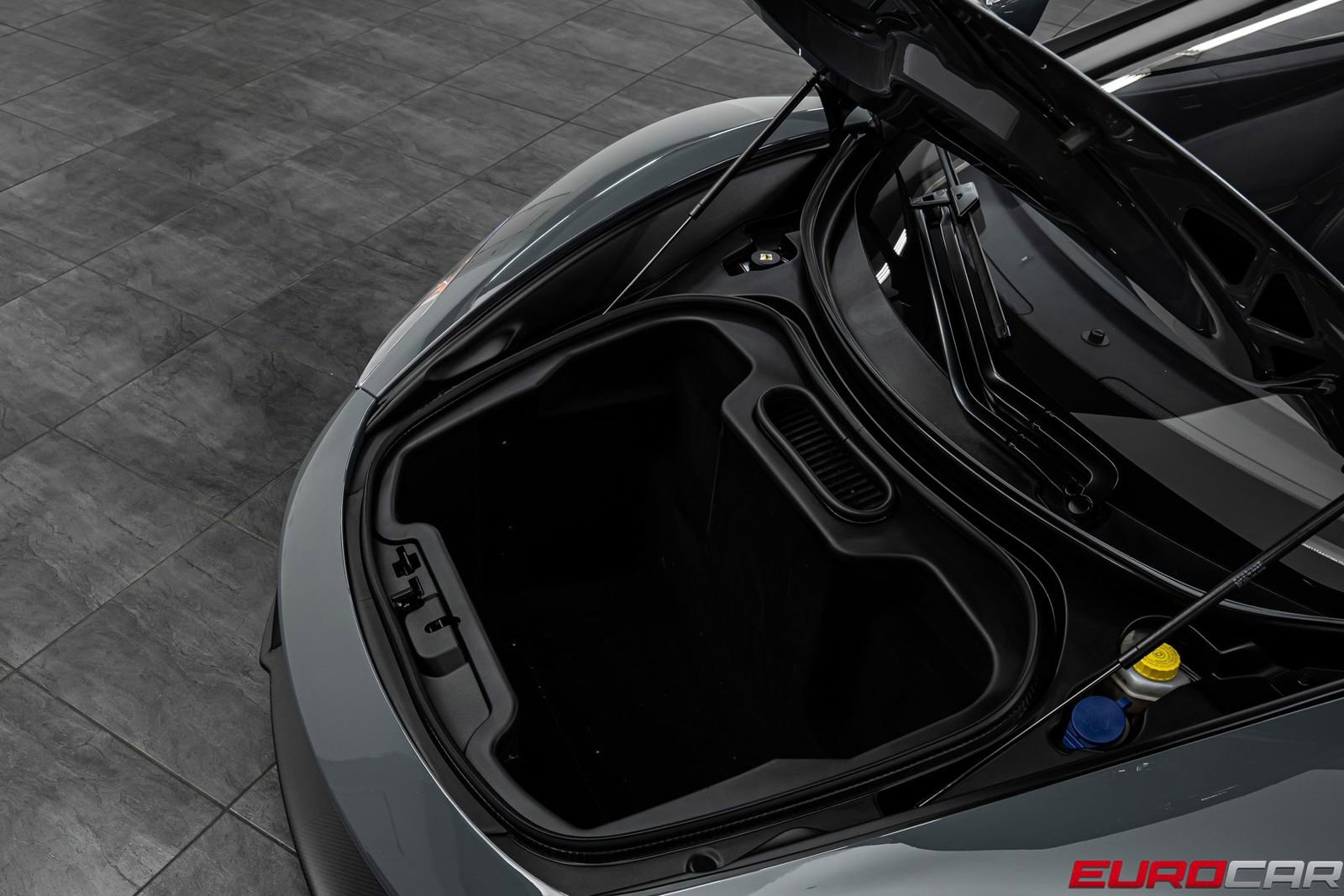 Used 2016 McLaren 675LT Spider RWD image 13
