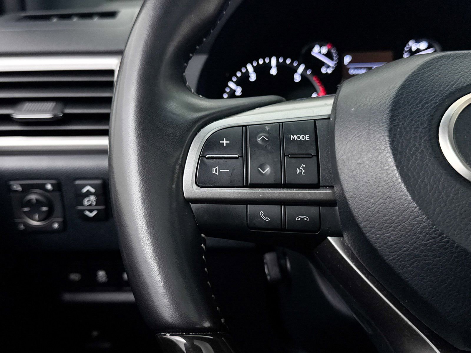 Used 2023 Lexus GX 460 Premium w/ Premium Package image 32