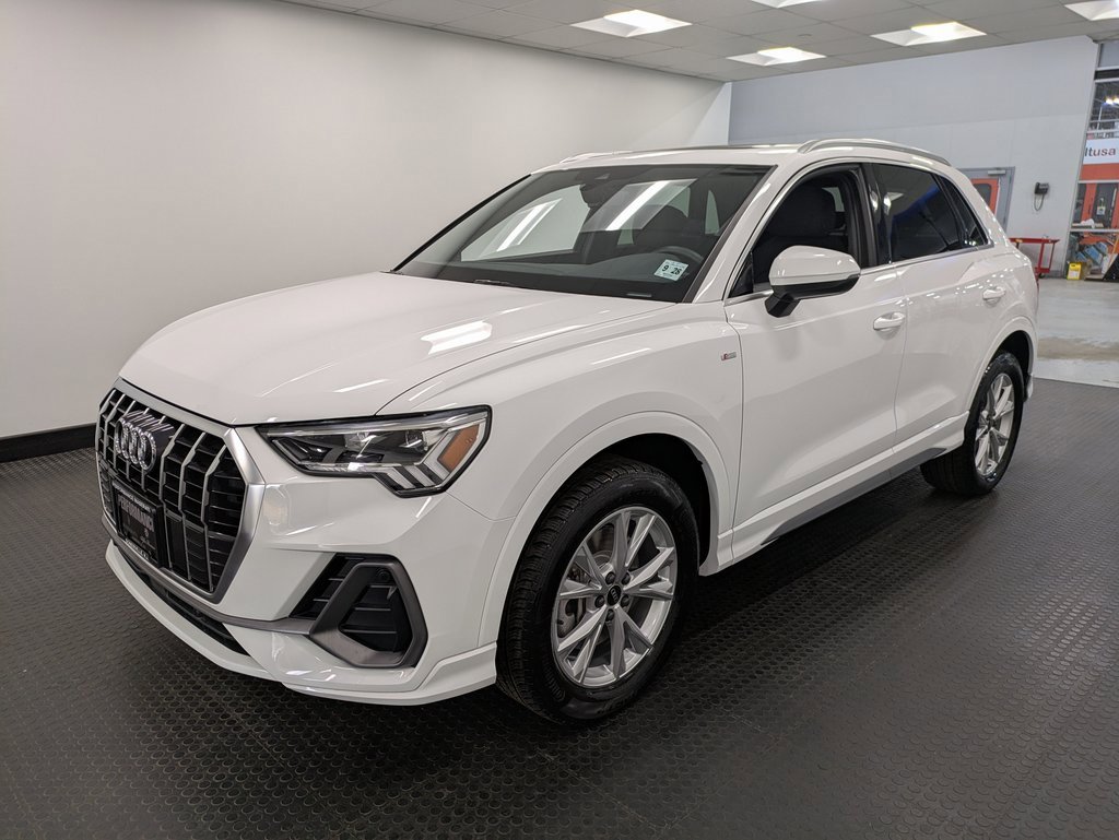 Used 2024 Audi Q3 2.0T Premium