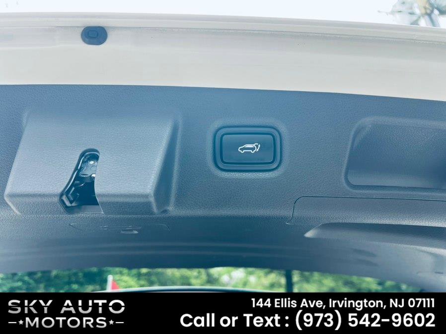Used 2019 Hyundai Santa Fe Limited AWD/4WD image 10
