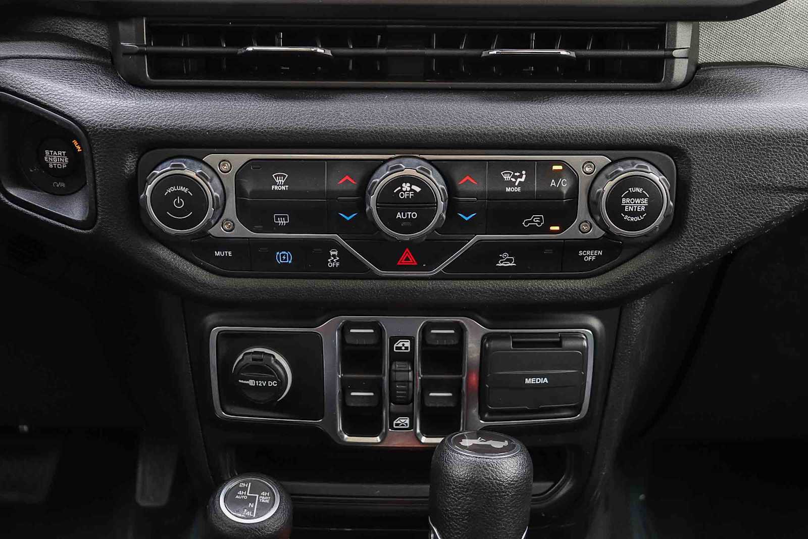 Used 2024 Jeep Wrangler Sport S image 14